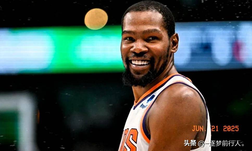 KAIYUN体育-杜兰特重返赛场，晋级下一阶段首场状态出色，热火观众沸腾！热度持续攀升(杜兰特总决赛场均得分)