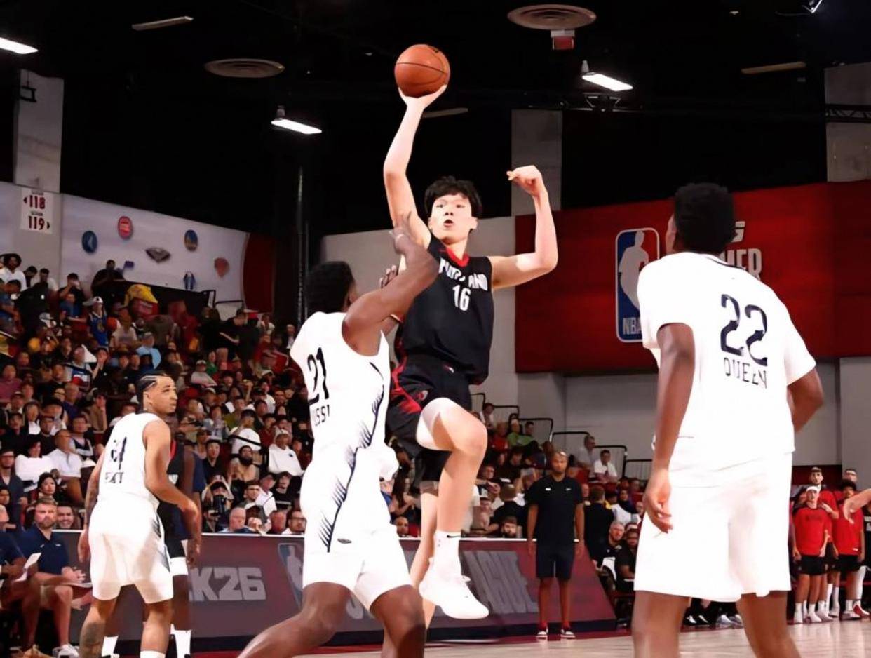 犹他爵士今夜外线爆发波特兰开拓者清晨临场应变,这操作让人直呼:塔图姆在老鹰比赛中赛事规则更新的简单介绍 犹他爵士今夜外线爆发波特兰开拓者清晨临场应变,这操作让人直呼:塔图姆在老鹰比赛中赛事规则更新的简单介绍